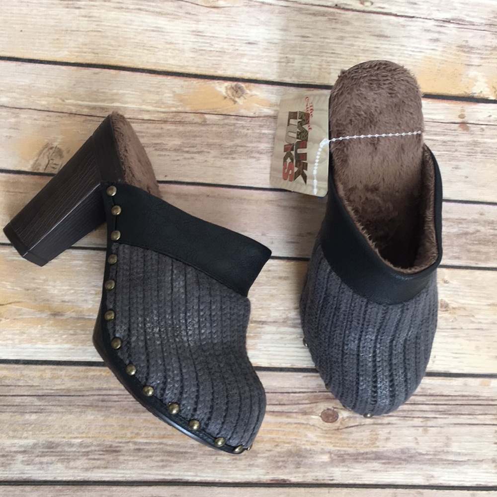 Size 6 Muk Luks Mule Clog with Faux Fur - Picture 6 of 7